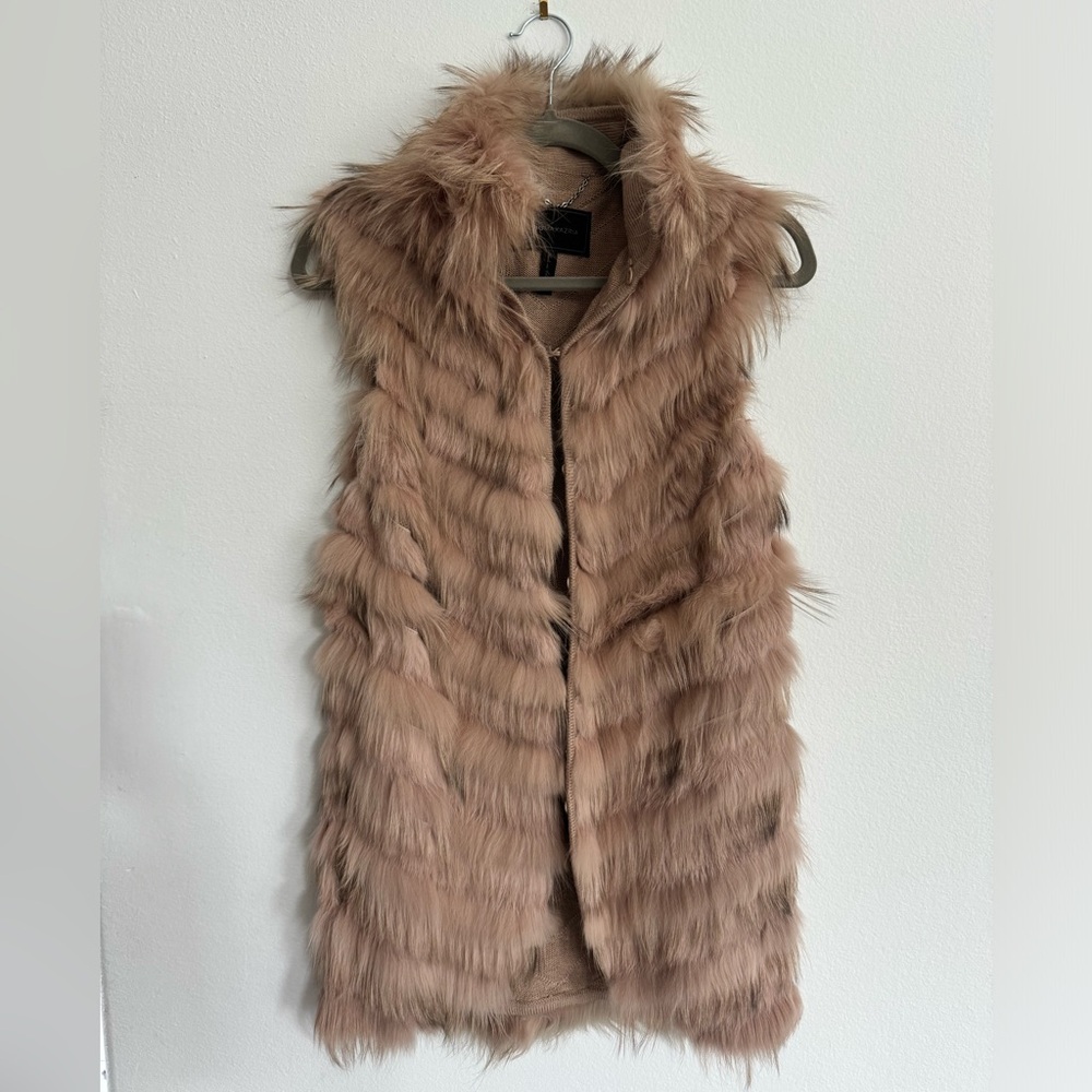 BCBGMAXAZRIA  100% real fur  vest. Blush color. Size XXS